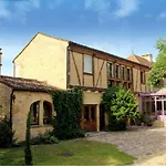 Maison Charmante A Avec Grand Jardin, Piscine Сasa de vacaciones