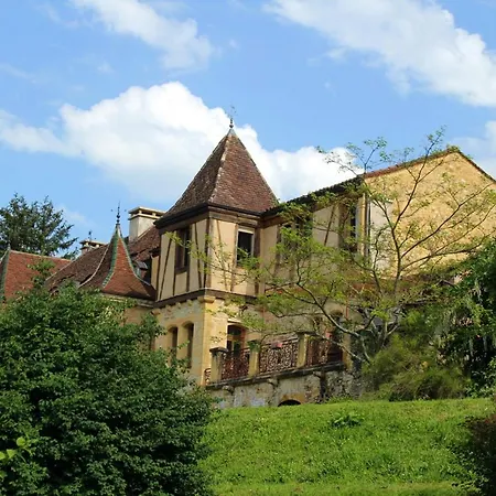 Maison Charmante A Avec Grand Jardin, Piscine Semesterbostad