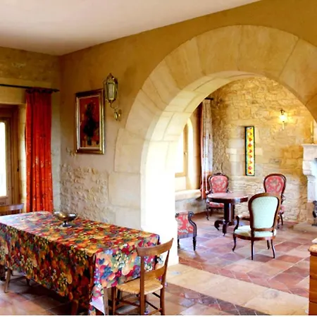 Maison Charmante A Avec Grand Jardin, Piscine Saint-Cybranet