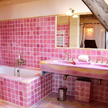 Maison Charmante A Avec Grand Jardin, Piscine *