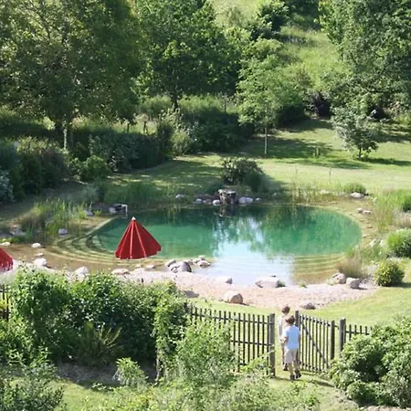 Maison Charmante A Avec Grand Jardin, Piscine 度假居 *