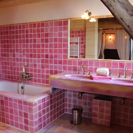 Maison Charmante A Avec Grand Jardin, Piscine 度假居 *