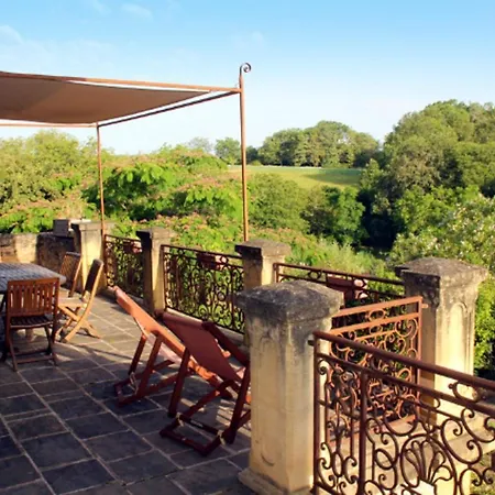 Maison Charmante A Avec Grand Jardin, Piscine *