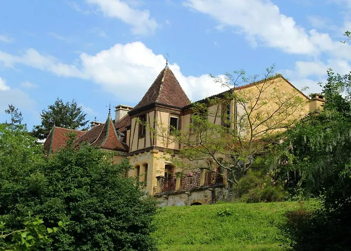 Maison Charmante A Avec Grand Jardin, Piscine Feriehus