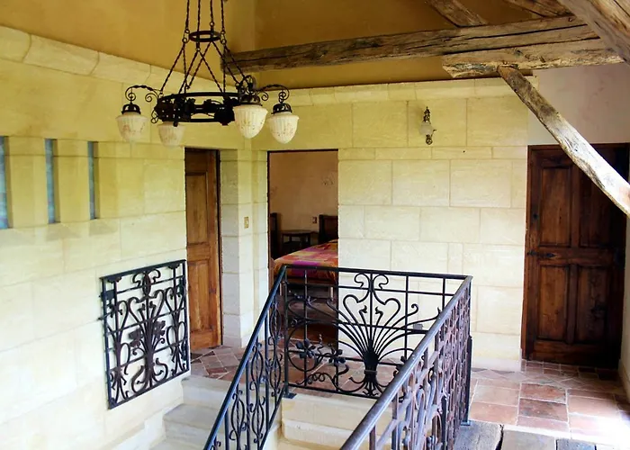 Feriehus Maison Charmante A Avec Grand Jardin, Piscine Saint-Cybranet