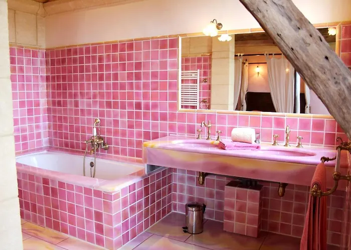 Maison Charmante A Avec Grand Jardin, Piscine *